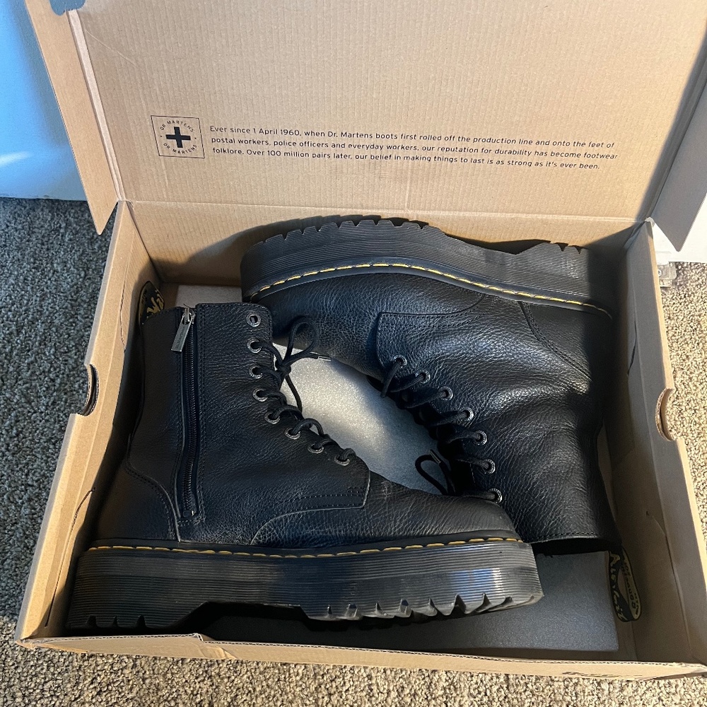 Dr Martens Jadon Pisa III Mens 11, Womens 12